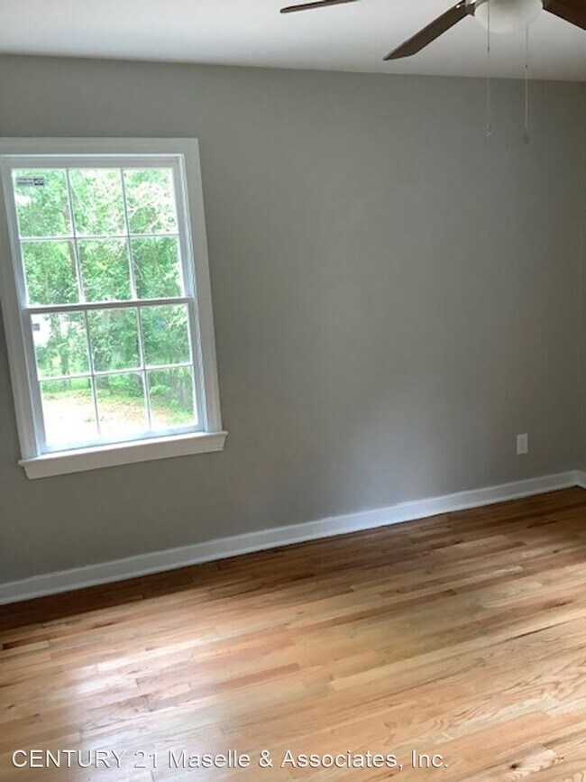 Photo - 4 br, 2 bath House - 618 Launcelot