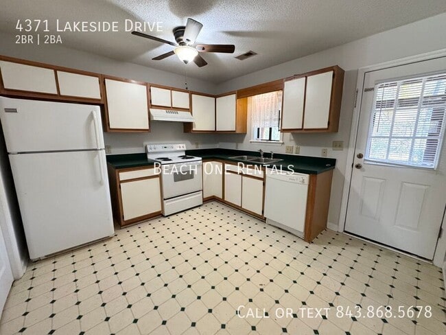 Photo - 4371 Lakeside Dr