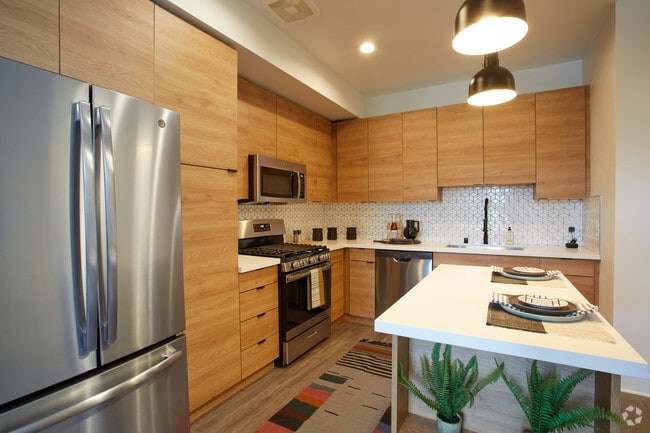1BR, 1.5BA - 996 SF