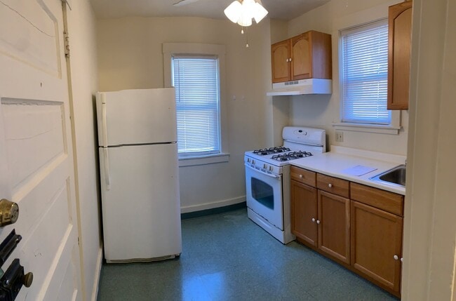 2916 Clermont Ave