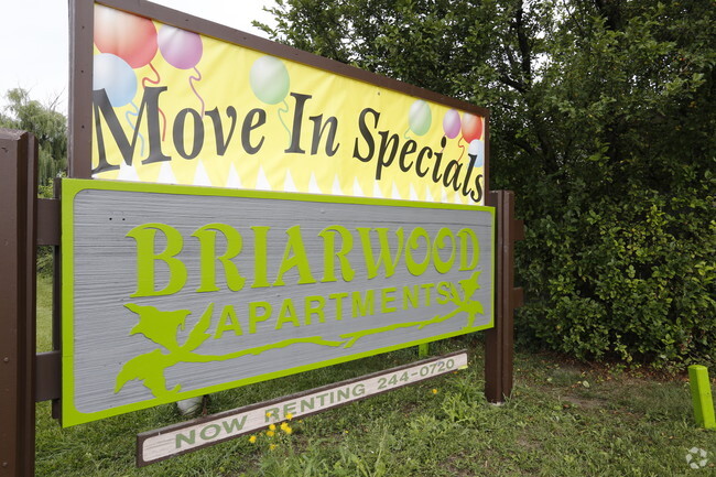 Briarwood Apartments - Briarwood Apartments