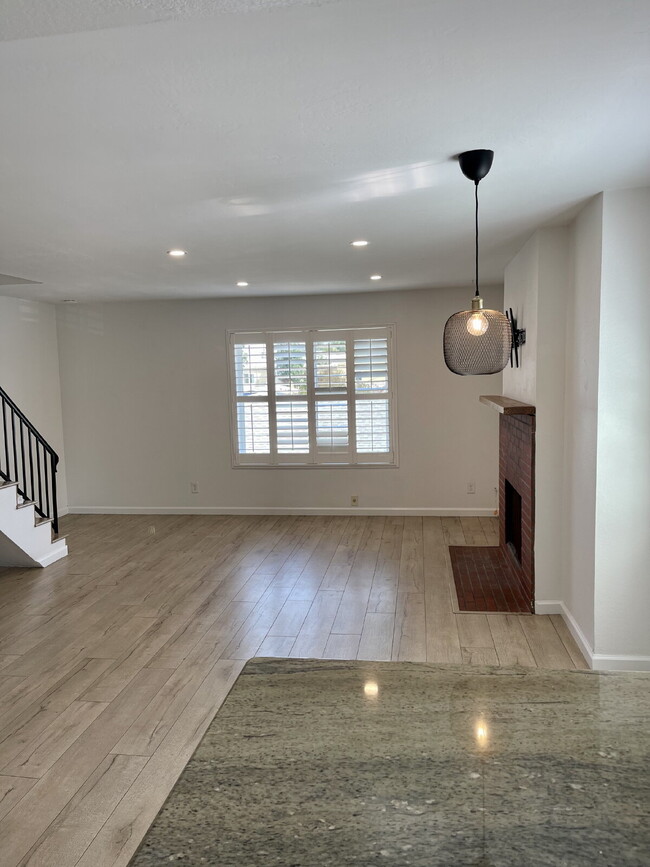 $2,990 - 2 Bed / 3 Bath Beautiful Condo in North Park