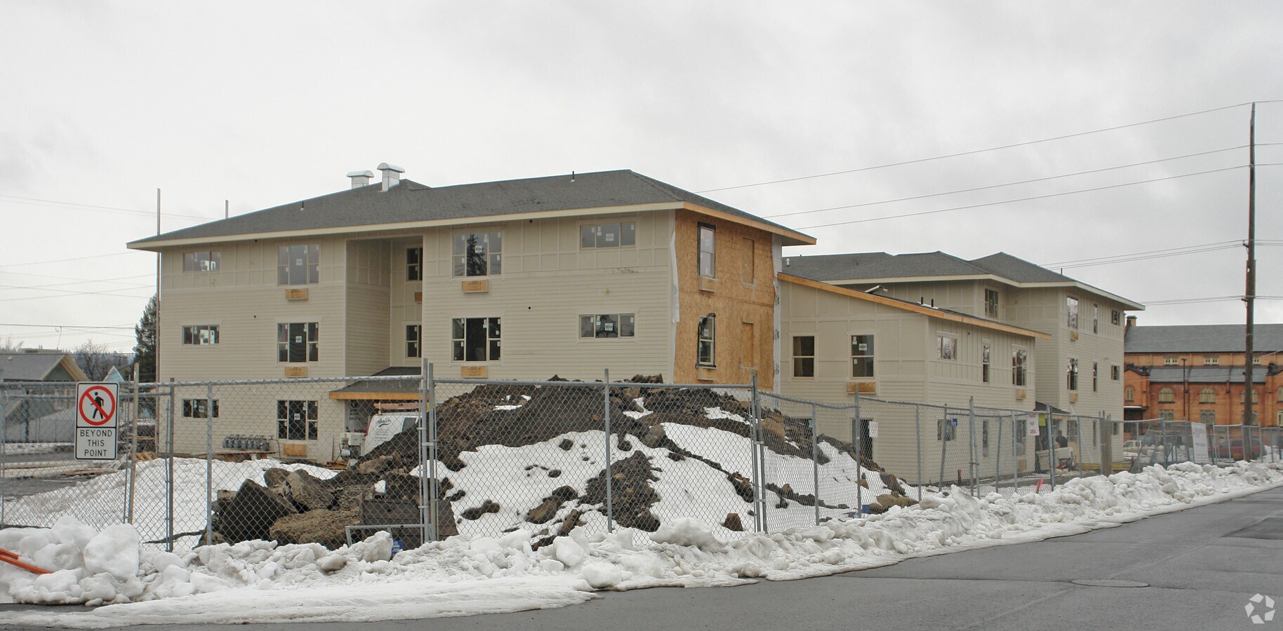 Walnut Corners - Walnut Corners Apartments