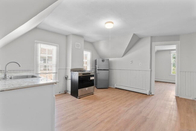 Photo - 155 Babcock St Unit 3
