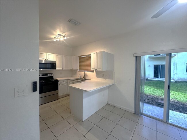 Photo - 2731 NE 3rd Dr Unit 101