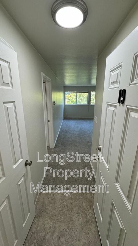 Photo - 915 SW Adams Ave Unit 19