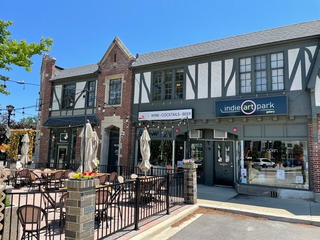 Building Photo - 28W573 Stafford Pl Unit 5