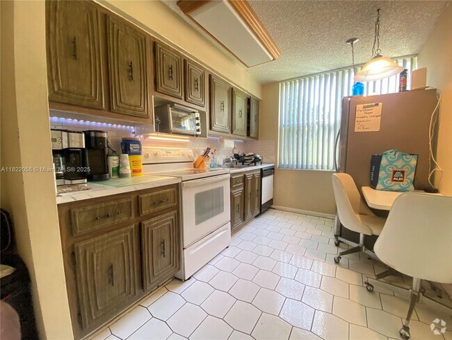 Building Photo - 3801 Environ Blvd Rental