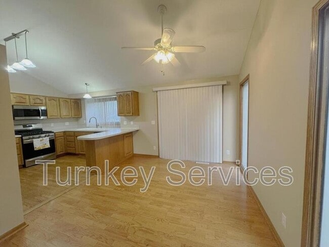 Photo - 2107 Queen Dr