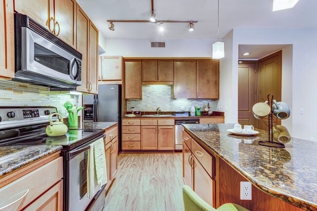 Building Photo - Loft-Style 1-Bed | Now Leasing in Houston! Unit GRUK