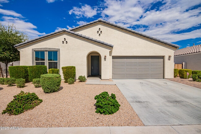Building Photo - 423 S 194th Ln Rental