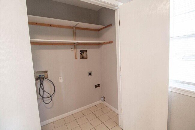 Photo - 5308 Godas Cir