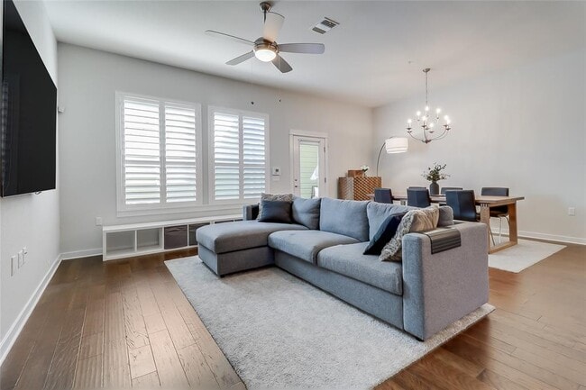 Photo - 4121 Berkman Dr