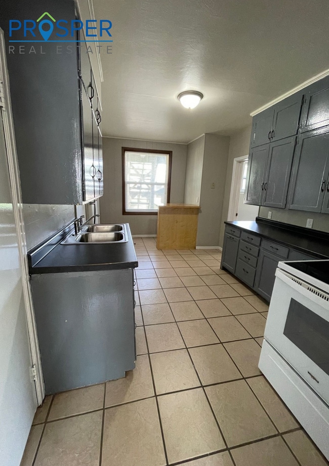 Building Photo - 606 Menomonie St Unit ME606X