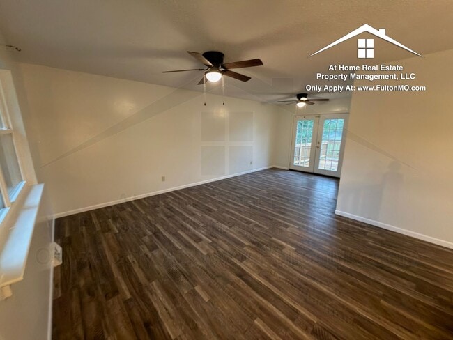 1 Locust Ln