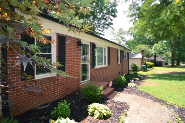 Photo - 601 S Cedar Ave