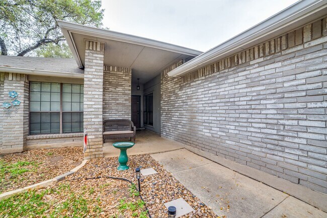 Photo - RENOVATED 4-BEDROOM IN WESTCREEK OAKS