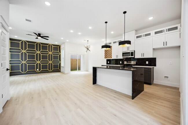 Photo - 4601 Newberry St