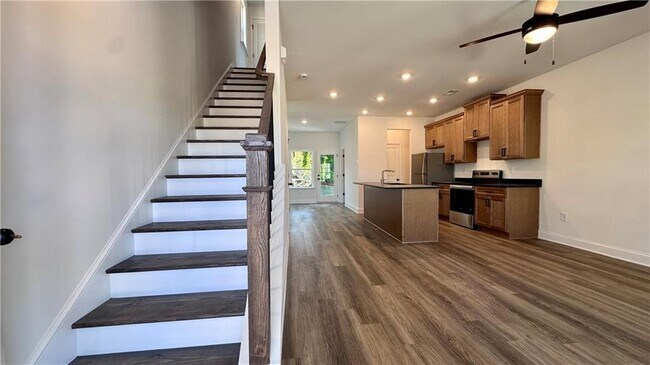 Photo - 1915 Driftwood Cir