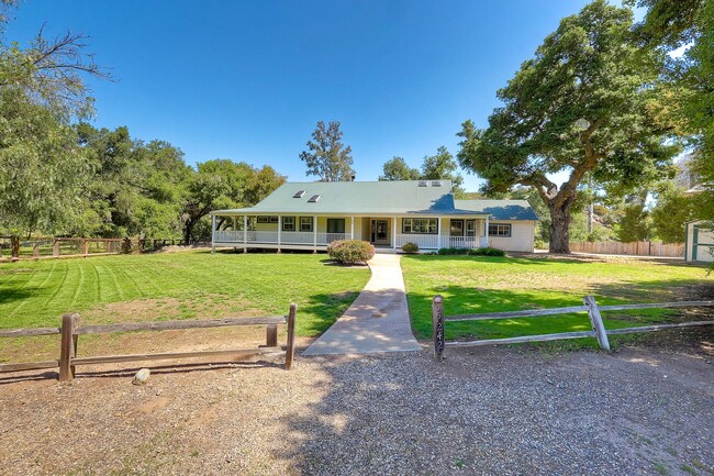 Owner maintains yard - 22242 Little Klondike Rd House