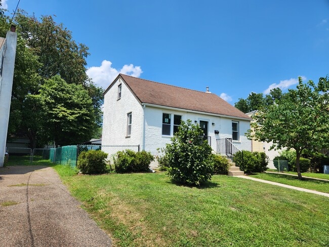 Photo - 1023 Lawnton Ter