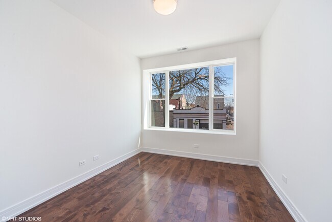 Photo - 2510 S Sacramento Ave Unit 2