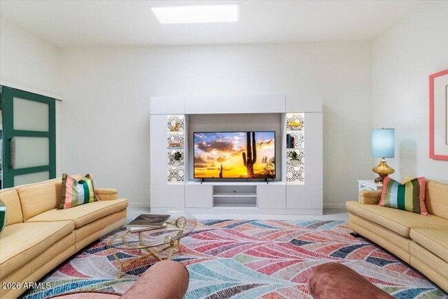 Building Photo - 10129 W Campana Dr