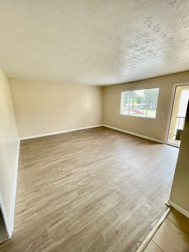 Photo - Landon Imperial Apartments