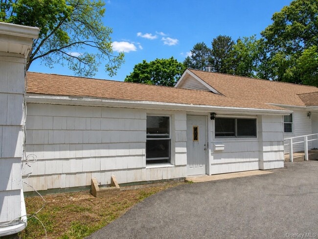 Building Photo - 36 Burr Rd