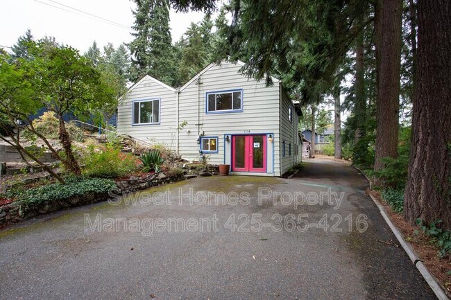 Building Photo - 1338 N 152nd St