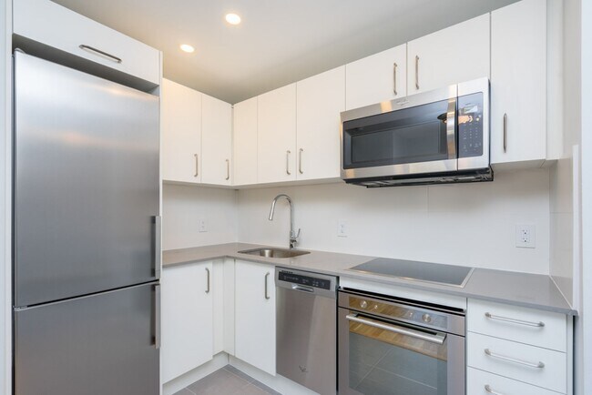 Building Photo - 110 Oriole Pky