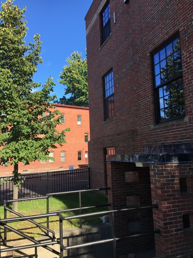 181 Elm St Unit 103