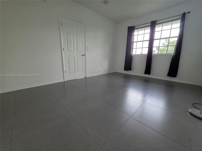 Building Photo - 11700 SW 2nd St Unit 13304 Rental