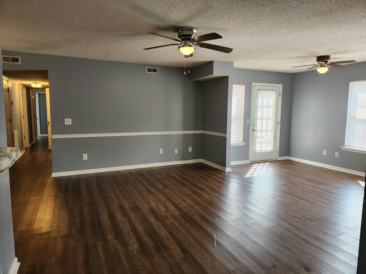 Photo - 523 3rd Loop Rd Unit B