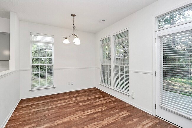 Photo - 5028 Silabert Ave