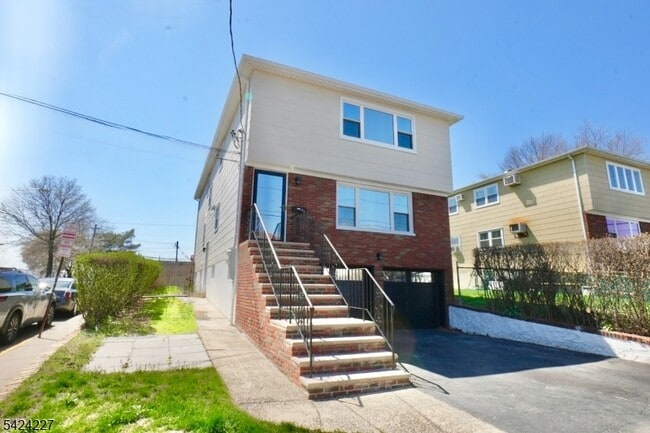 Photo - 25 Sanford Ave Unit 1