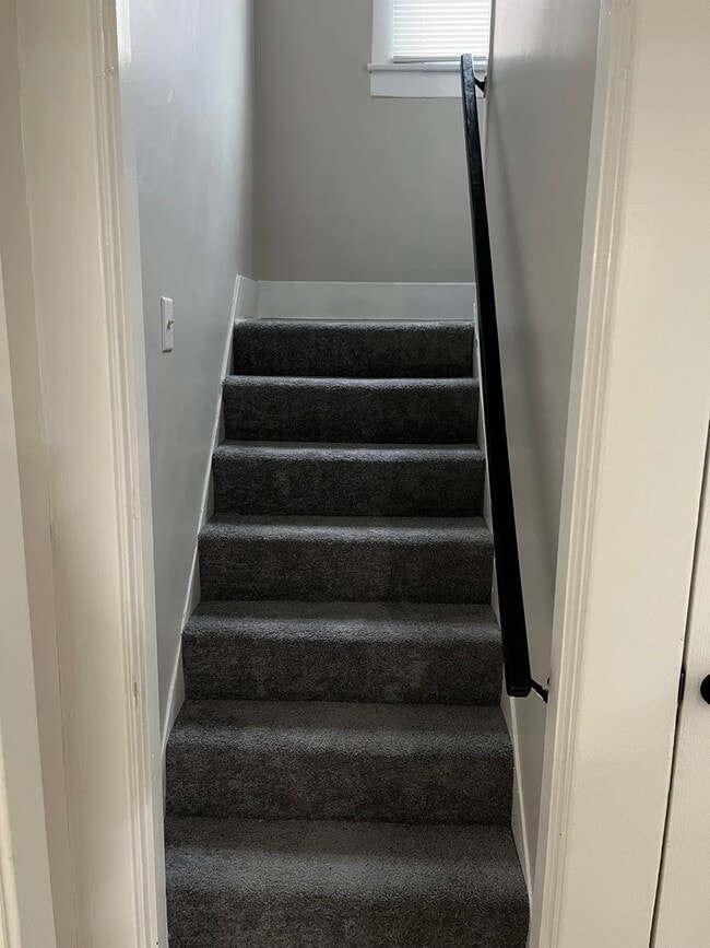 Photo - Gorgeous Fully Renovated 3 Bedroom House!