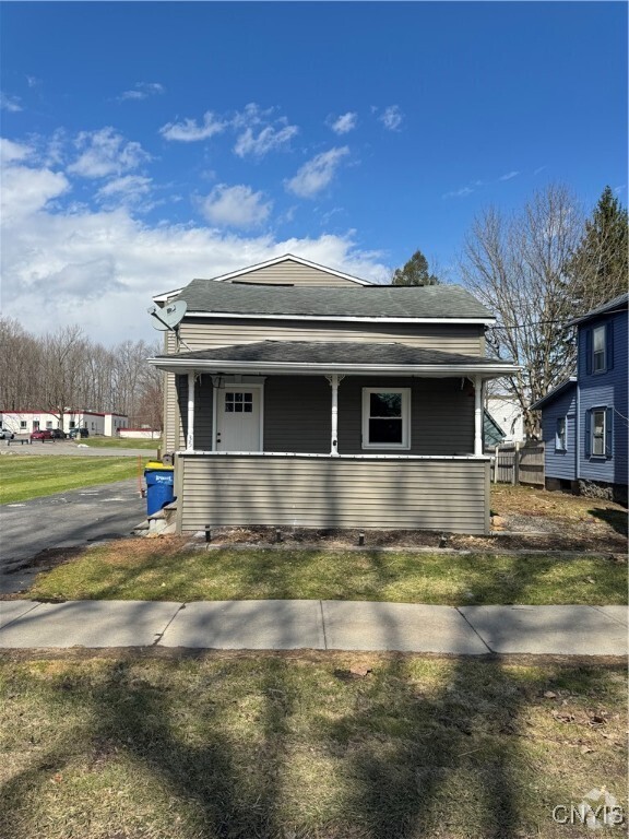 Building Photo - 35 E Oneida St Rental