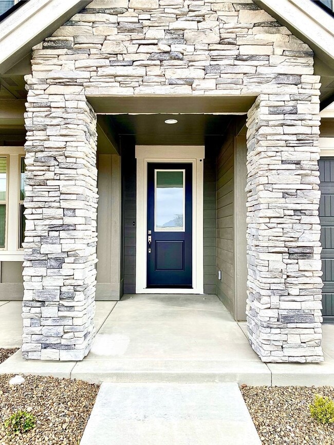 Photo - Beautiful Custom 6 Bedroom (2 Primary Bedrooms!) +Office located in NW Meridian