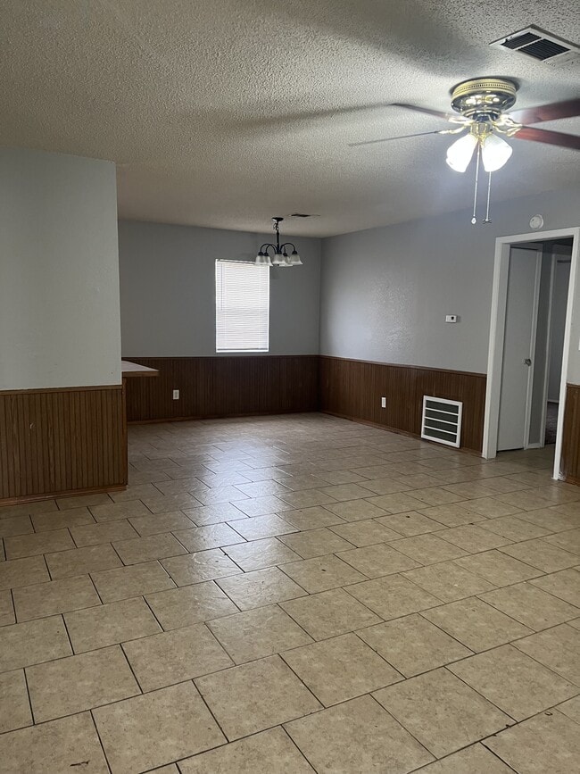 15682 Todd Ln