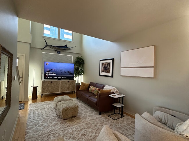 Photo - 4577 Madison Ave