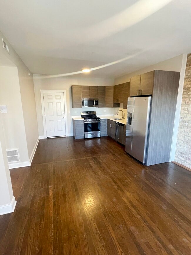 Photo - 2230 N Sawyer Ave Unit 3