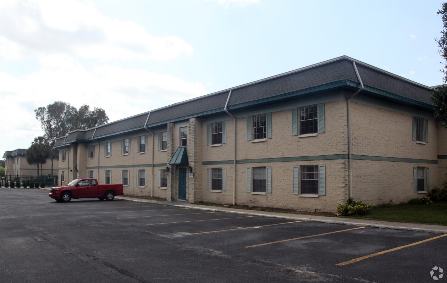 Parkview Apartments - Parkview Apartments