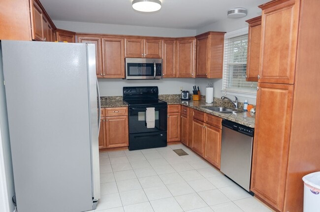 Photo - 306 Wedgewood Ct
