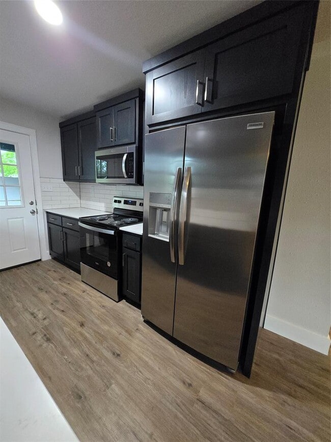 Photo - 411 W 4th St