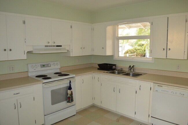 Photo - Charming 3 Bed/1.5 Bath in Desirable College Heights Location!