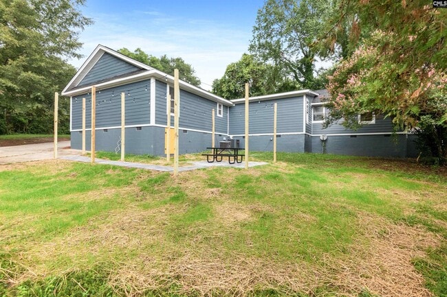Photo - 907 Beaufort St