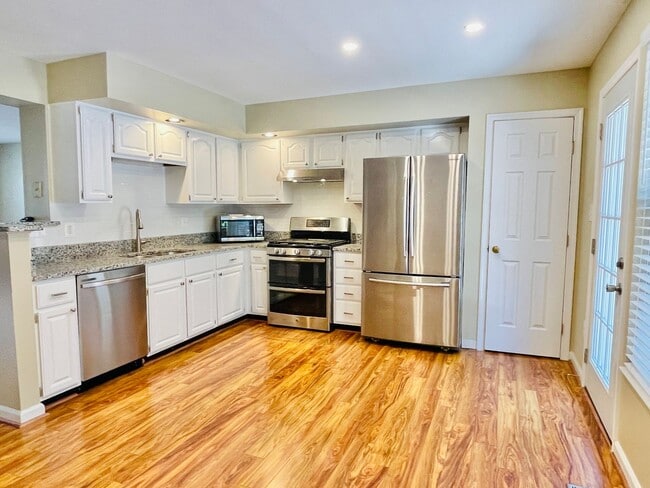 Photo - GORGEOUS TOWNHOUSE - MANASSAS