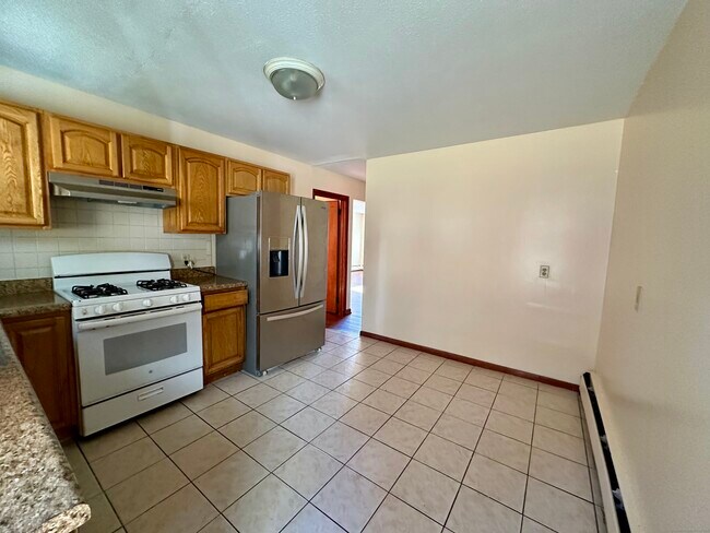 Photo - 64 Niagara St