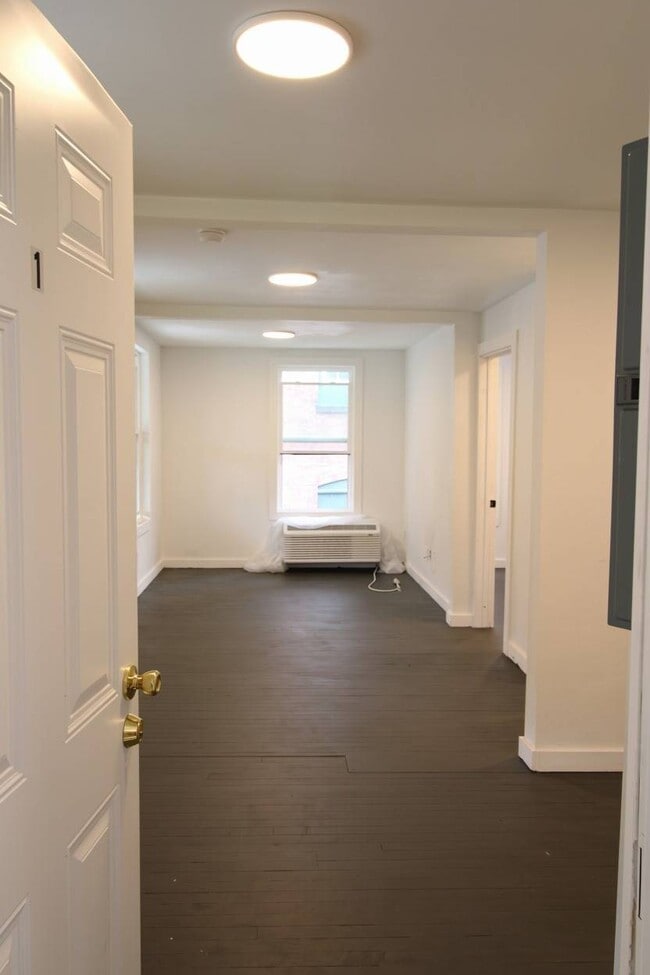 51 Main St